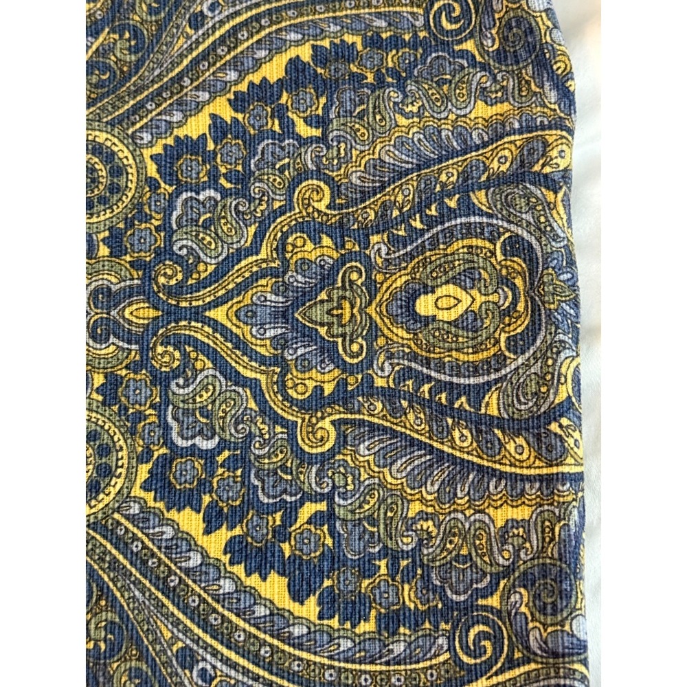 Vintage New Paisley Design Ribbed Velvet Like Fabric 50" x 60" Material